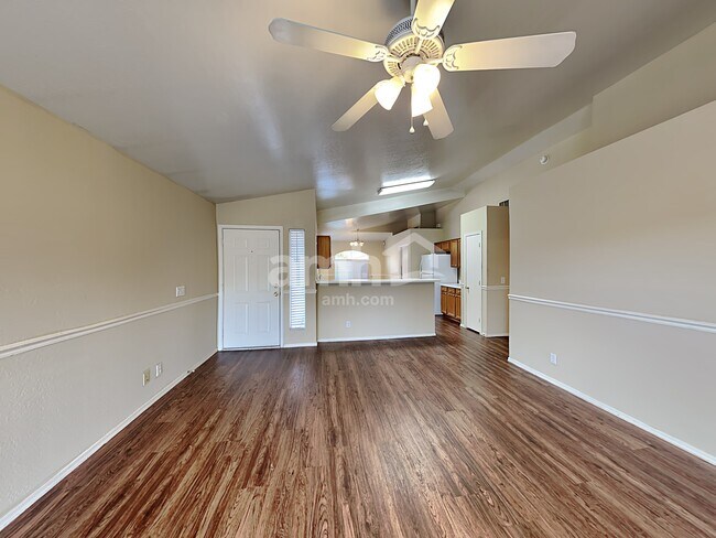 Foto del edificio - 426 S Luther