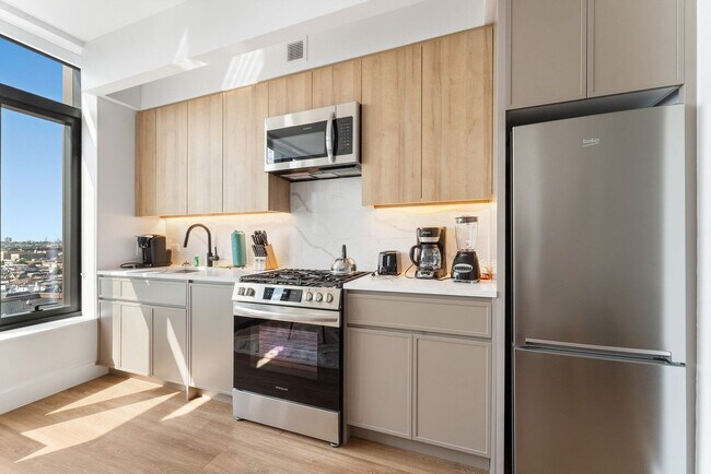Foto del edificio - 2230 Cropsey Ave