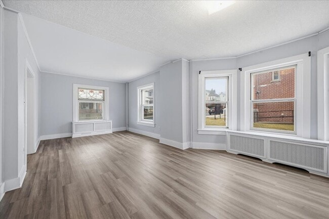 Foto del edificio - Spacious Victorian, over 2400 sq ft