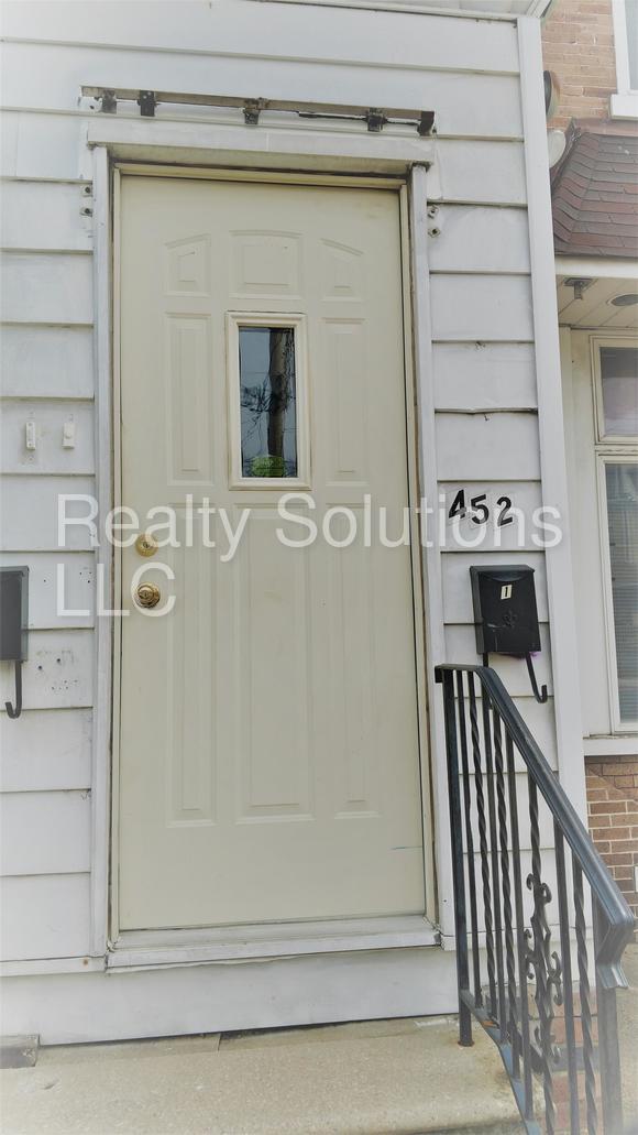 Building Photo - 452 N Broadway