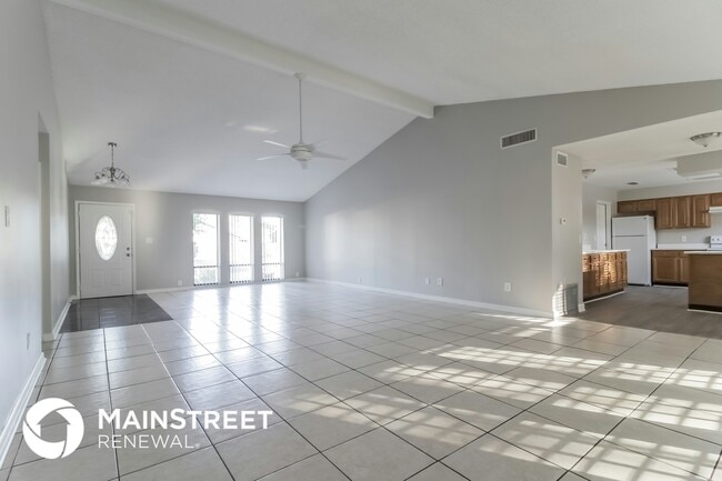 Building Photo - 512 San Marie Ave