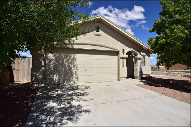 Foto del edificio - 14325 Island Point Dr