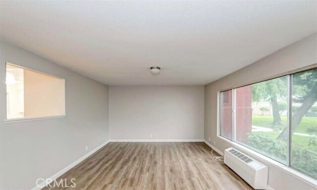 Foto del edificio - 1722 Mitchell Ave