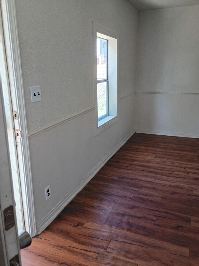 Foto del edificio - Efficiency for Rent
