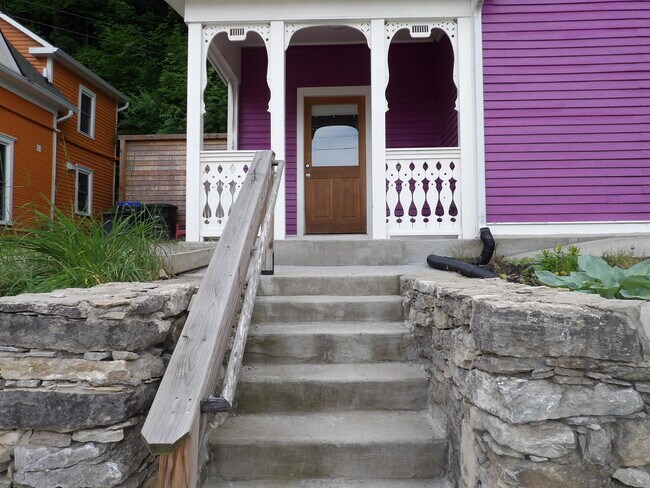 Foto del edificio - 609 Taylor Ave