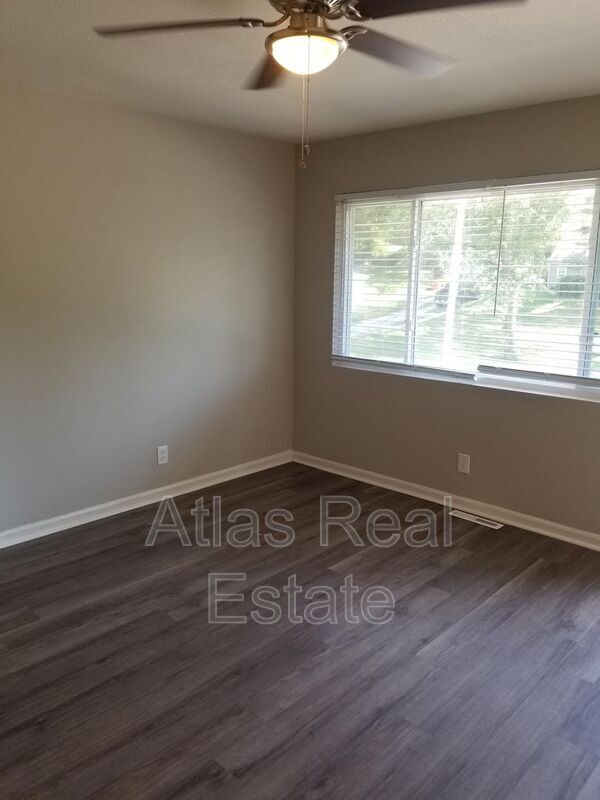 Foto del edificio - 9414-9416 East 14th St S