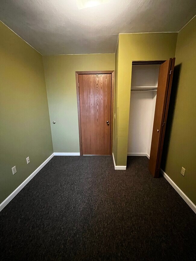 Foto del edificio - 817 N Rogers Ave