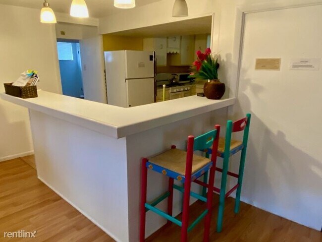 Building Photo - 1 br, 1 bath Apartment - 1229 S Sherman St