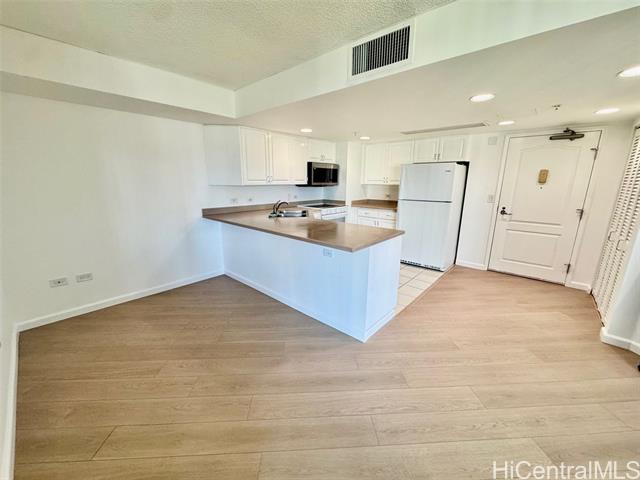 Building Photo - 1314 Kalakaua Ave