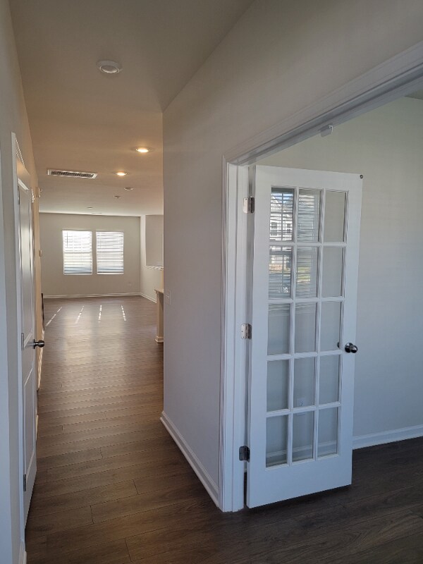 Foto del edificio - 15760 Country House St