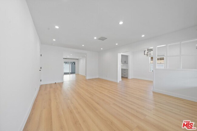 Foto del edificio - 12259 Collins St