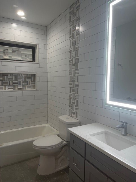 Bath - 682 N 5th St