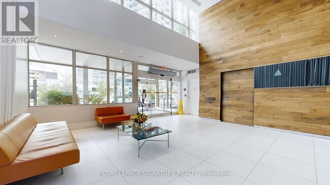 Building Photo - 10 Navy Wharf Ct