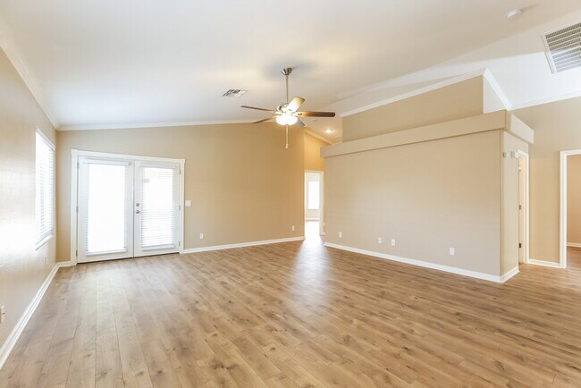 Foto del edificio - 2030 S 100th Ln