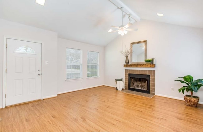 Building Photo - 808 Kalanchoe Ct