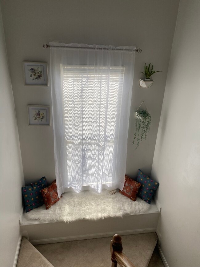 bay windows - 11216 Heron Plz