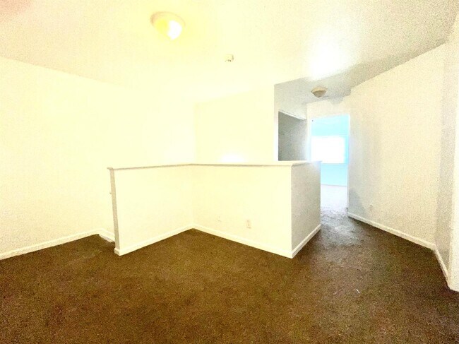 Foto del edificio - 70 Fairway Ln