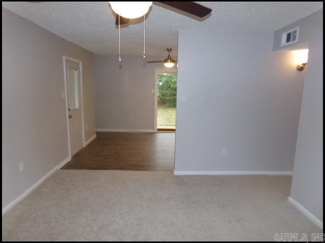 Foto del edificio - 8 Brookway Ln