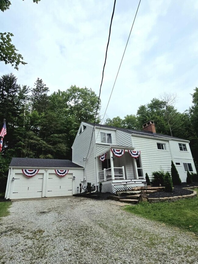 Foto del edificio - Spacious 4BR House in Chagrin Falls