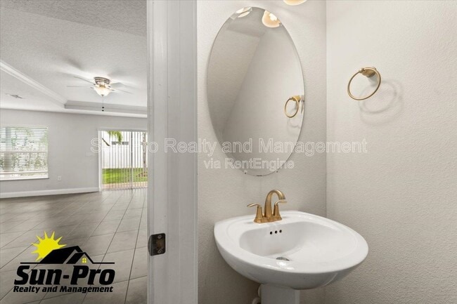 Building Photo - 5134 Taylor Ave