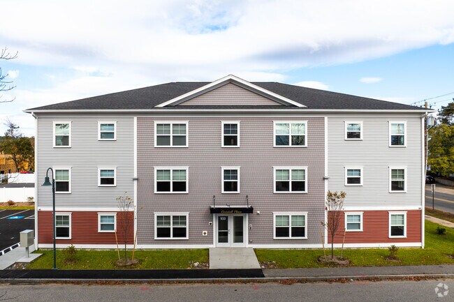 Building Photo - Goodall Place