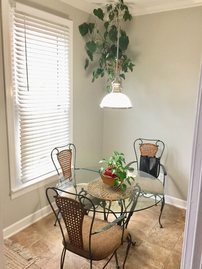 Foto del edificio - Green Hills living at its best.  2 BR 2.5 ...