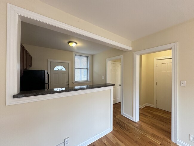 Foto del edificio - 4211 N Wolcott Ave