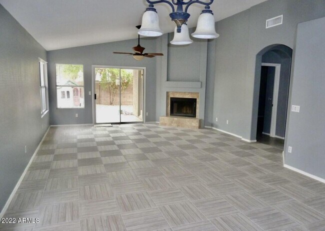 Foto del edificio - 8937 W Fargo Dr