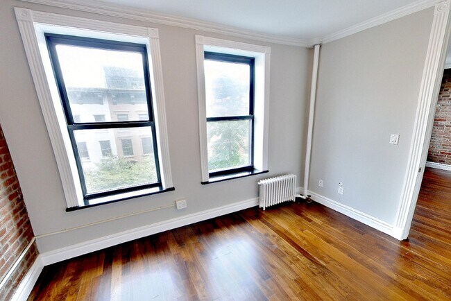 Foto del edificio - 340 E 18th St