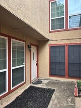 Building Photo - 2711 Parker Ln