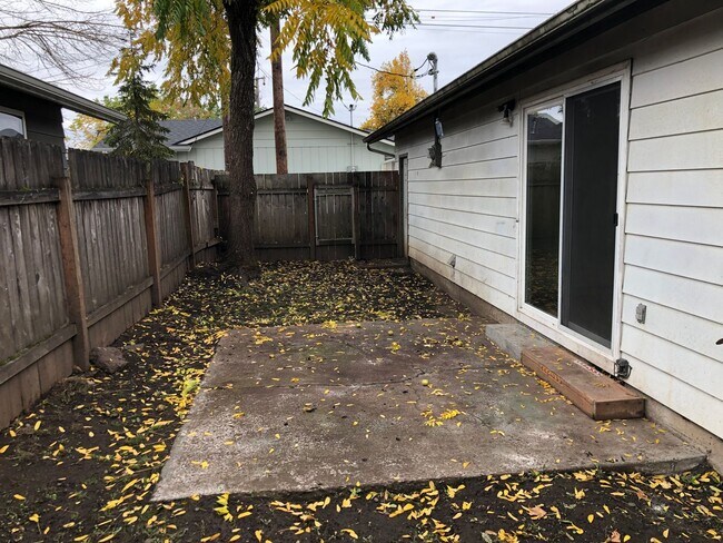 Foto del edificio - Updated 3 bedroom 1 bath house in Springfi...