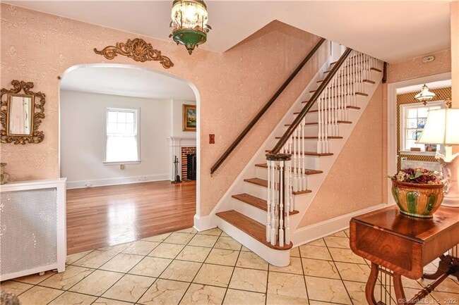 Building Photo - 61 Villa Ave