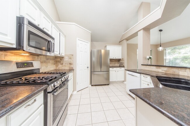 Building Photo - 3114 Glenwood Dr