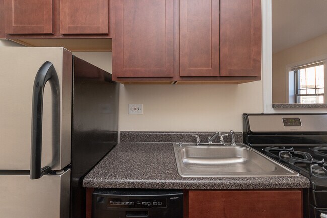 Building Photo - 2842 Orchard