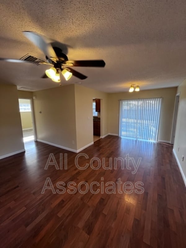 Building Photo - 1011 Idlebriar Way