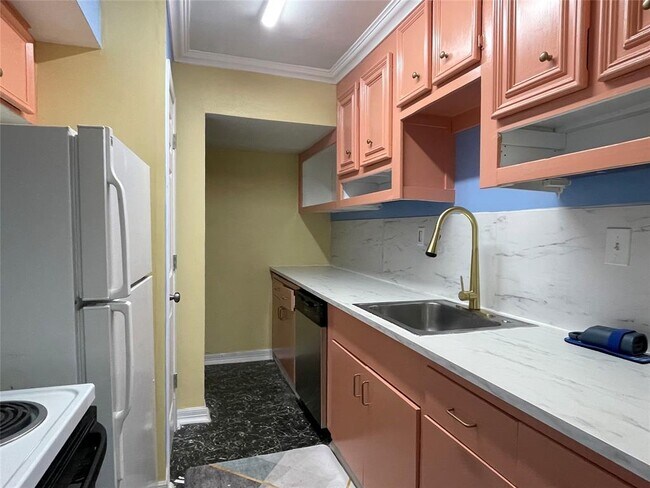 Foto del edificio - 5617 Bissonnet St