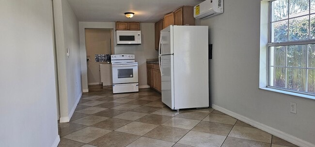 Foto del edificio - 1726 NW 1st St
