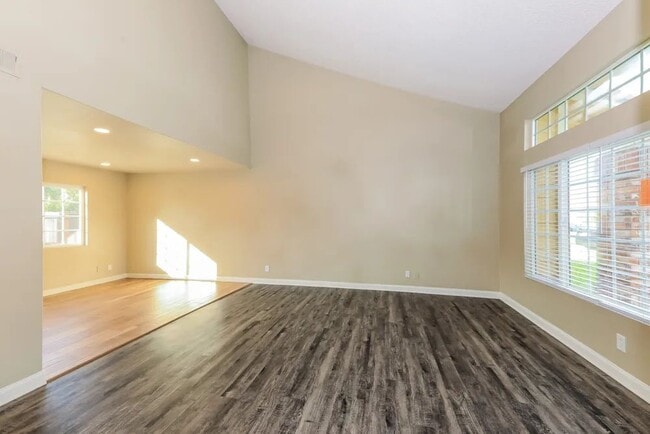 Building Photo - 11419 Rancho La Brea Dr