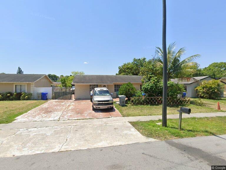 Primary Photo - 2740 NW 9th St
