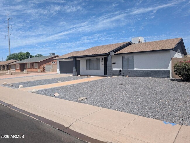 Foto del edificio - 1222 W Auburn Dr