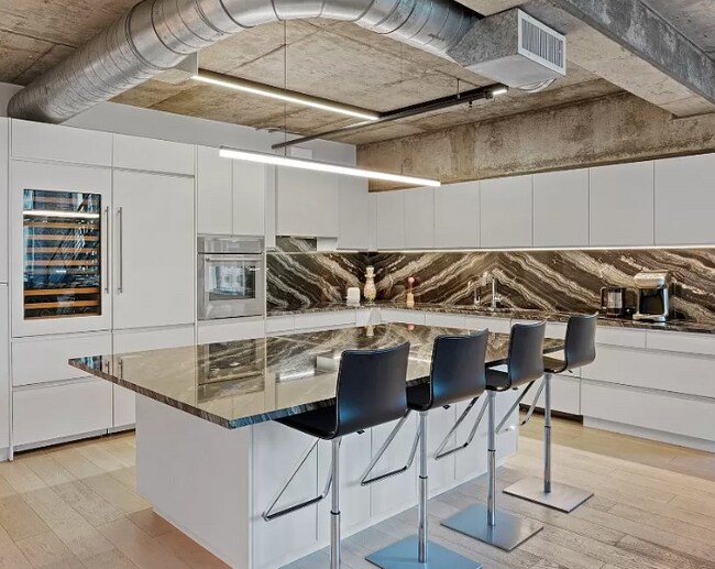 Building Photo - 1999 McKinney-170251