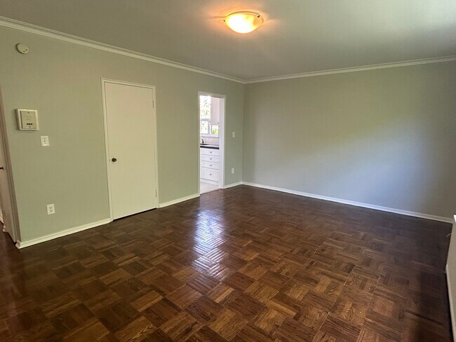 Photo du bâtiment - 1299 Bayview Av