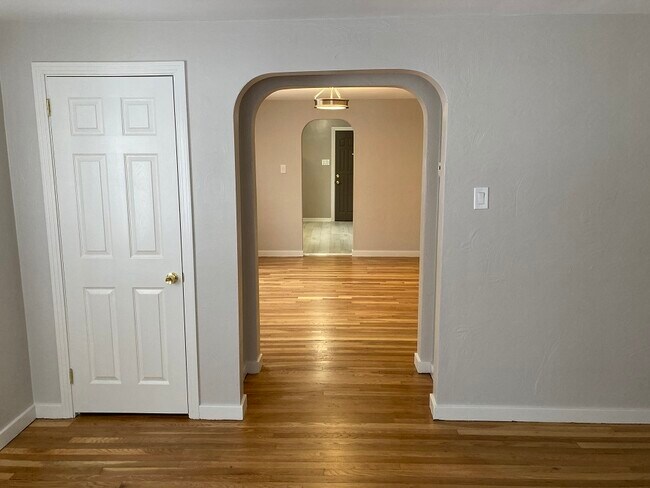 VIEW INTO DINING ROOM - 1425 Benton Ave