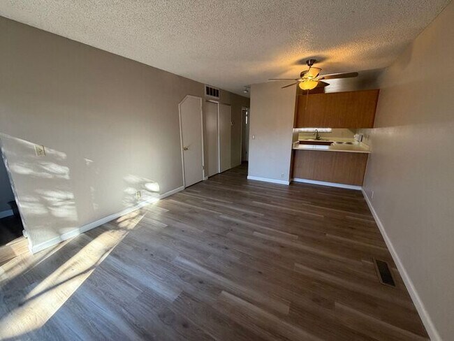 Foto del edificio - 4985 W 7th St