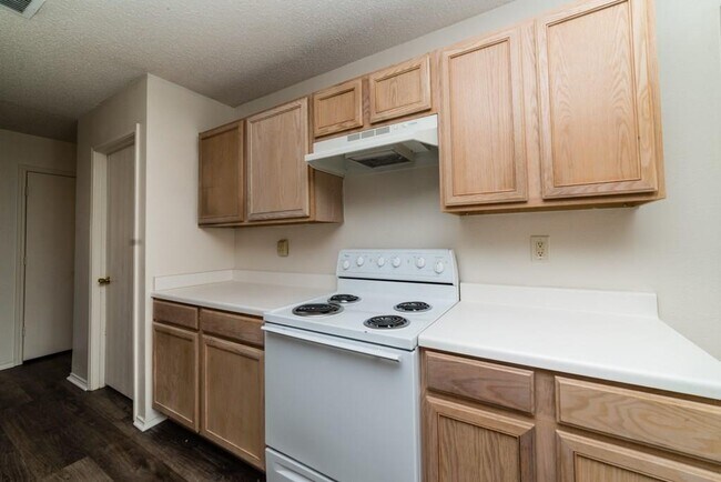 Foto del edificio - 1397 Lochspring Dr