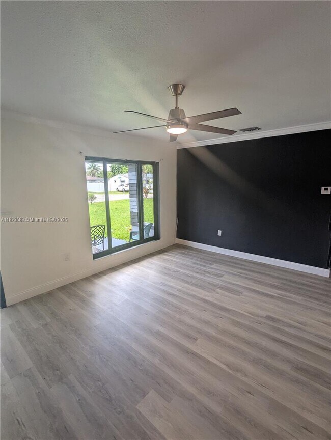 Foto del edificio - 14600 NW 11th Ct