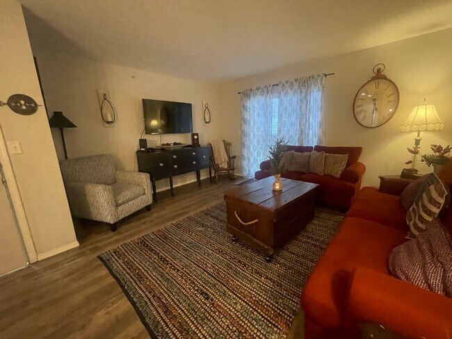 Building Photo - Recently Renovated Furnished 3 Bedroom 2 Bath Condo/ Apartment for Rent in Branson, MO