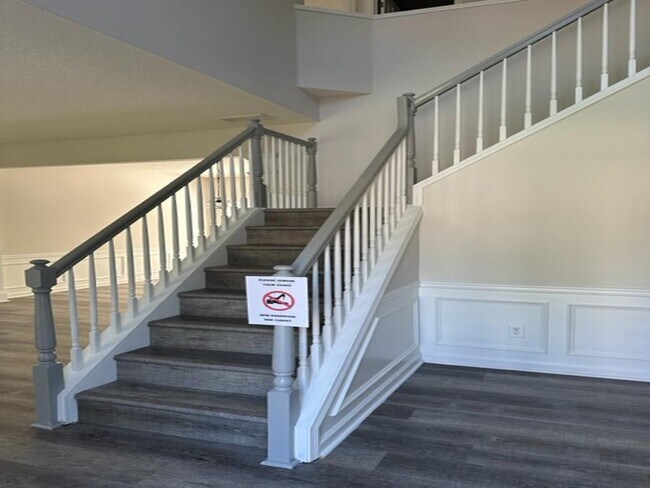 Foto del edificio - 540 Sessingham Ct