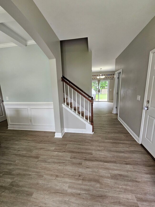 Foto del edificio - Gorgeous and Spacious 4 Bedroom Home!