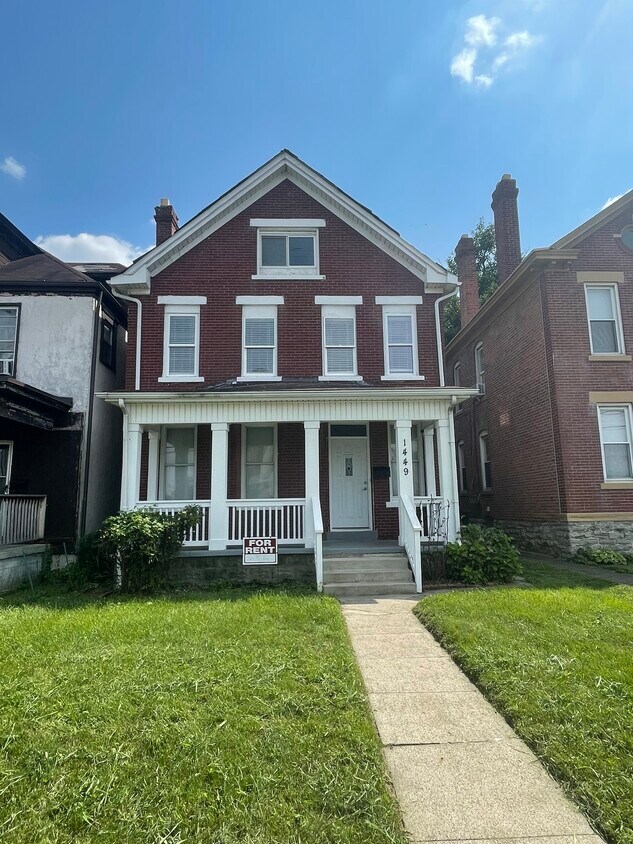 Foto principal - 1449 E Long St